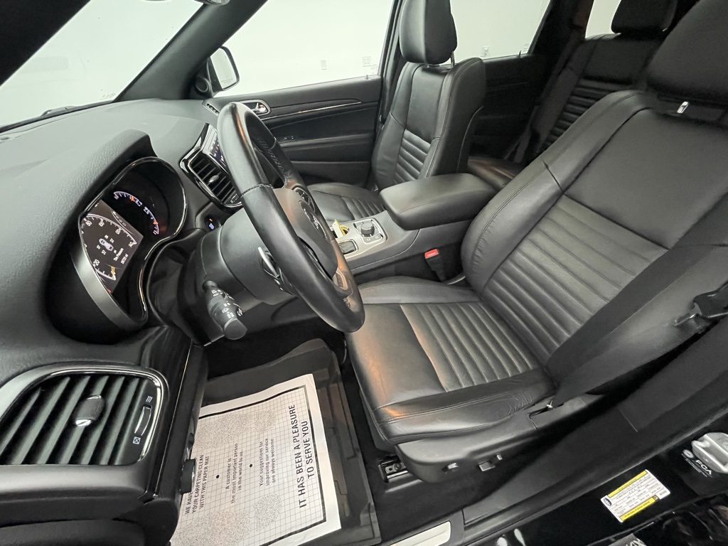 Vehicle image 17 of 35