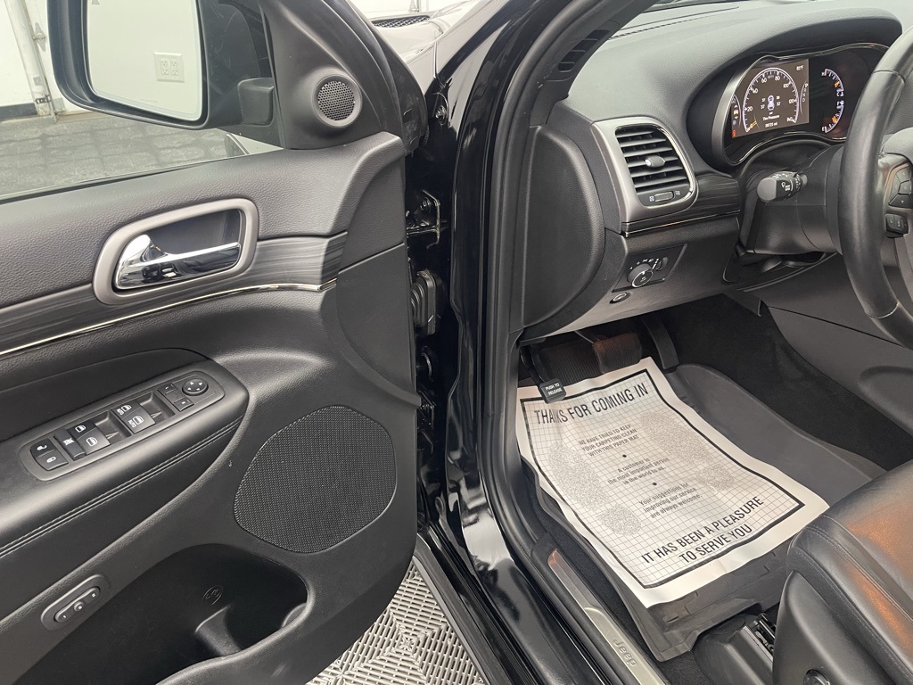 Vehicle image 19 of 35