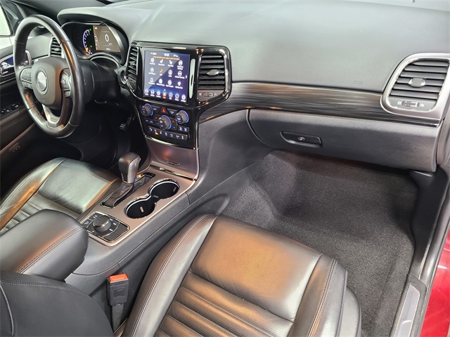 Vehicle image 18 of 42