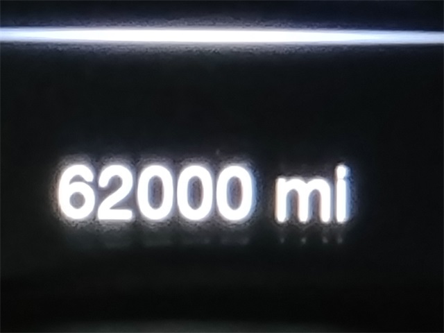 Vehicle image 31 of 42