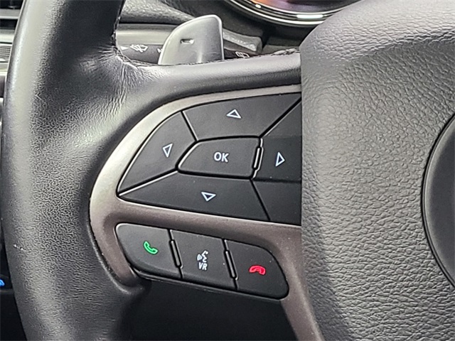 Vehicle image 28 of 42