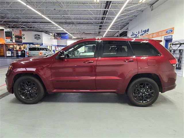 Vehicle image 8 of 42