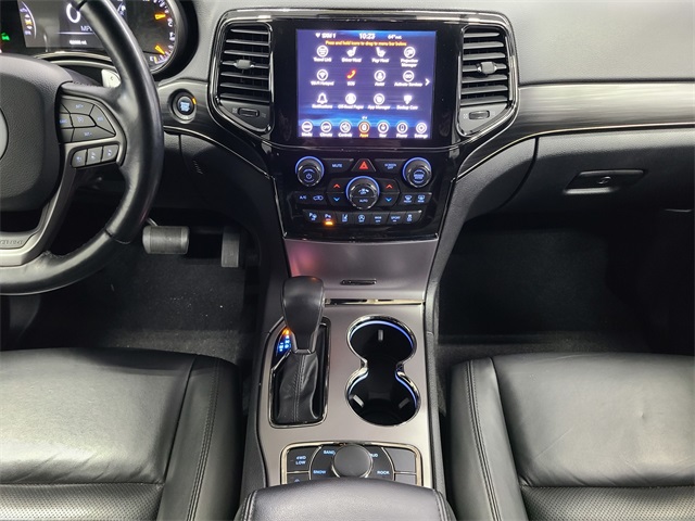 Vehicle image 21 of 42