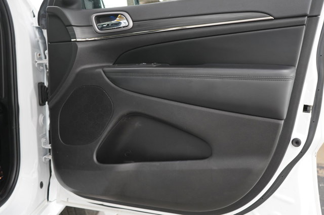 Vehicle image 9 of 31