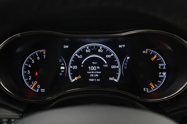 Vehicle image 25 of 31