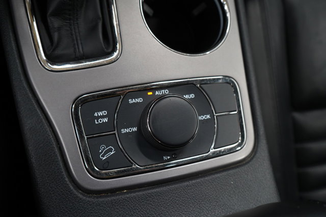 Vehicle image 24 of 31