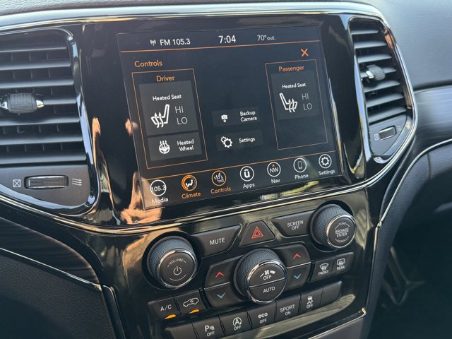 Vehicle image 21 of 33