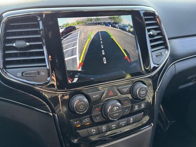 Vehicle image 19 of 33