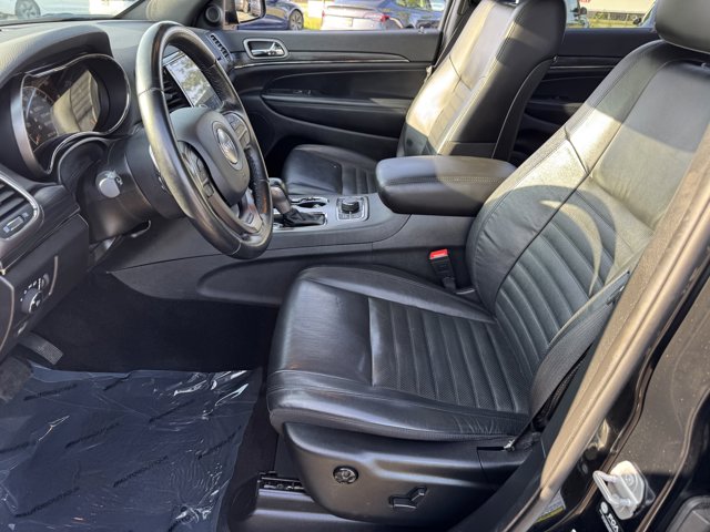 Vehicle image 12 of 33