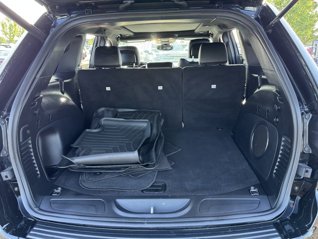 Vehicle image 9 of 33