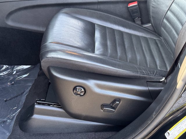 Vehicle image 29 of 33