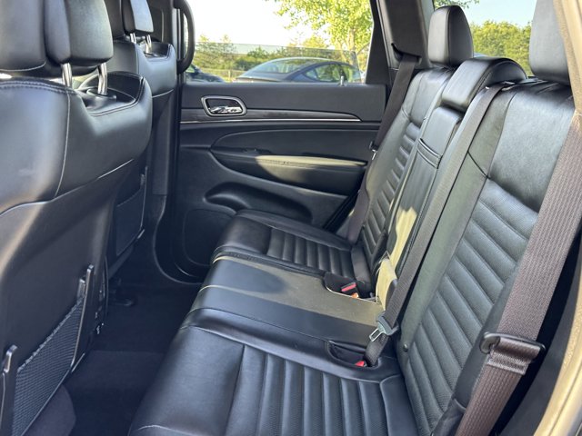 Vehicle image 11 of 33