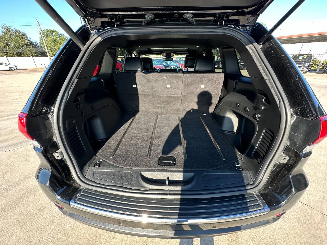 Vehicle image 18 of 18