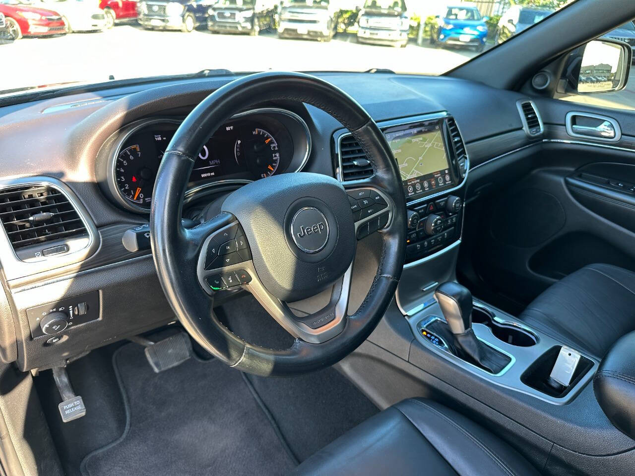 Vehicle image 9 of 18