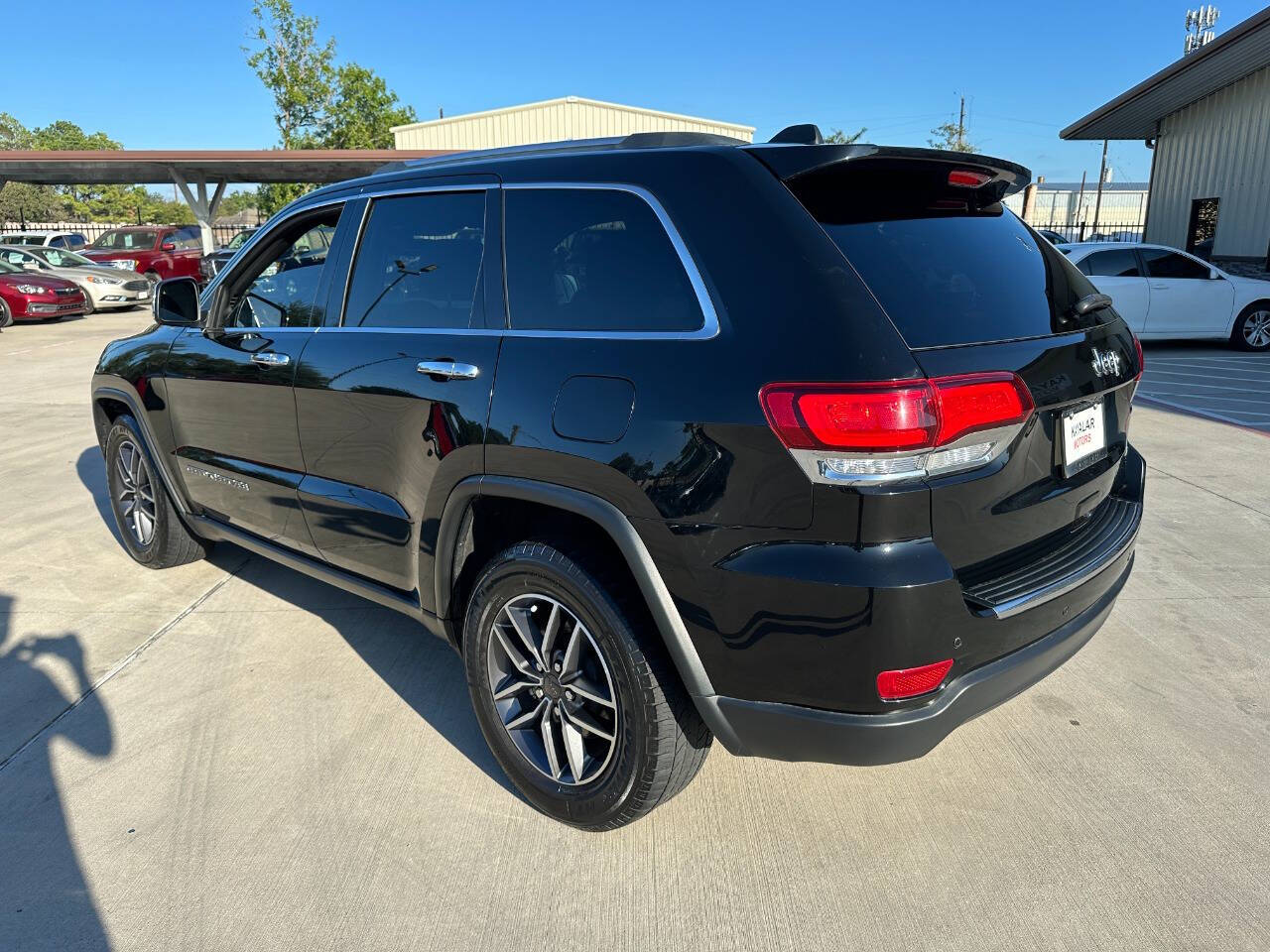 Vehicle image 5 of 18