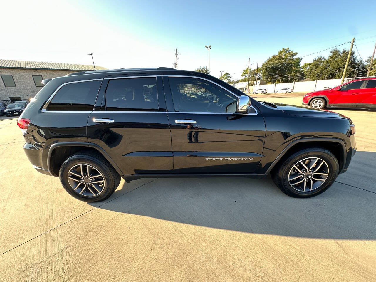 Vehicle image 3 of 18