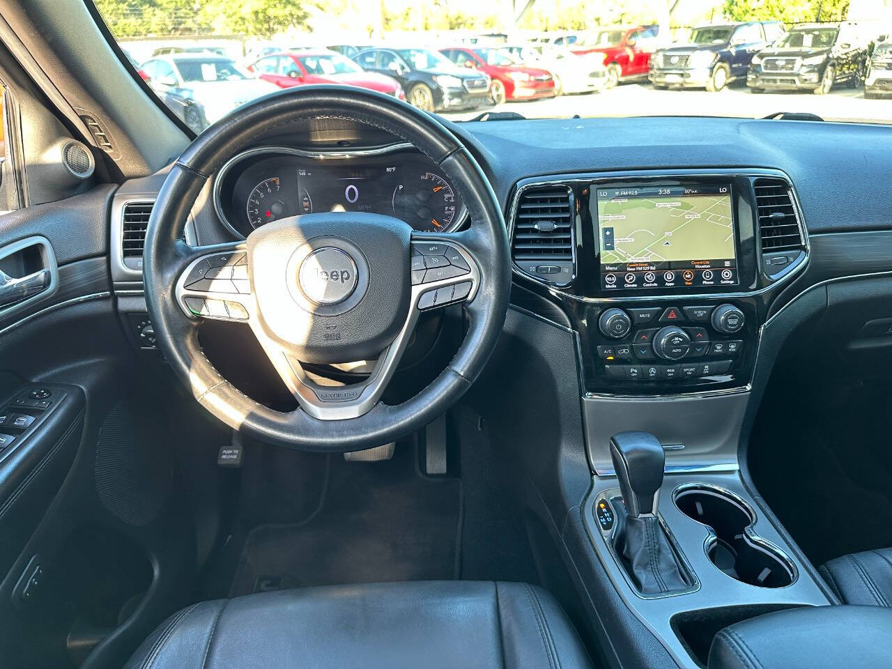 Vehicle image 10 of 18