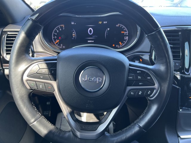 Vehicle image 10 of 21