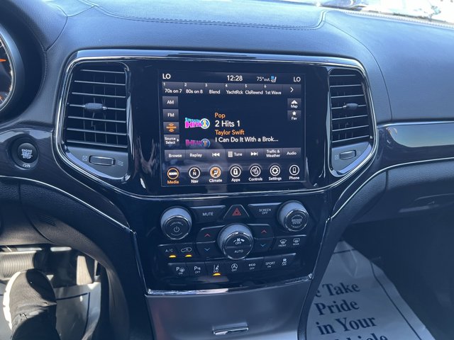 Vehicle image 11 of 21