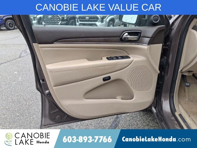 Vehicle image 17 of 32