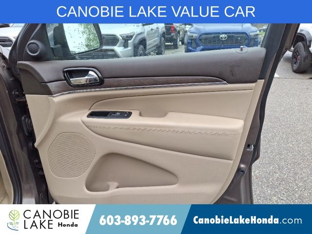 Vehicle image 9 of 32