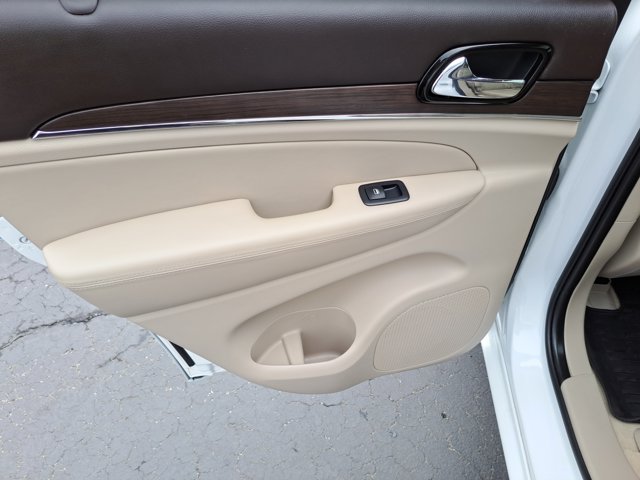 Vehicle image 13 of 31