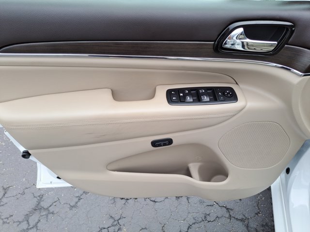 Vehicle image 18 of 31