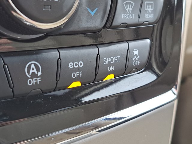 Vehicle image 25 of 31