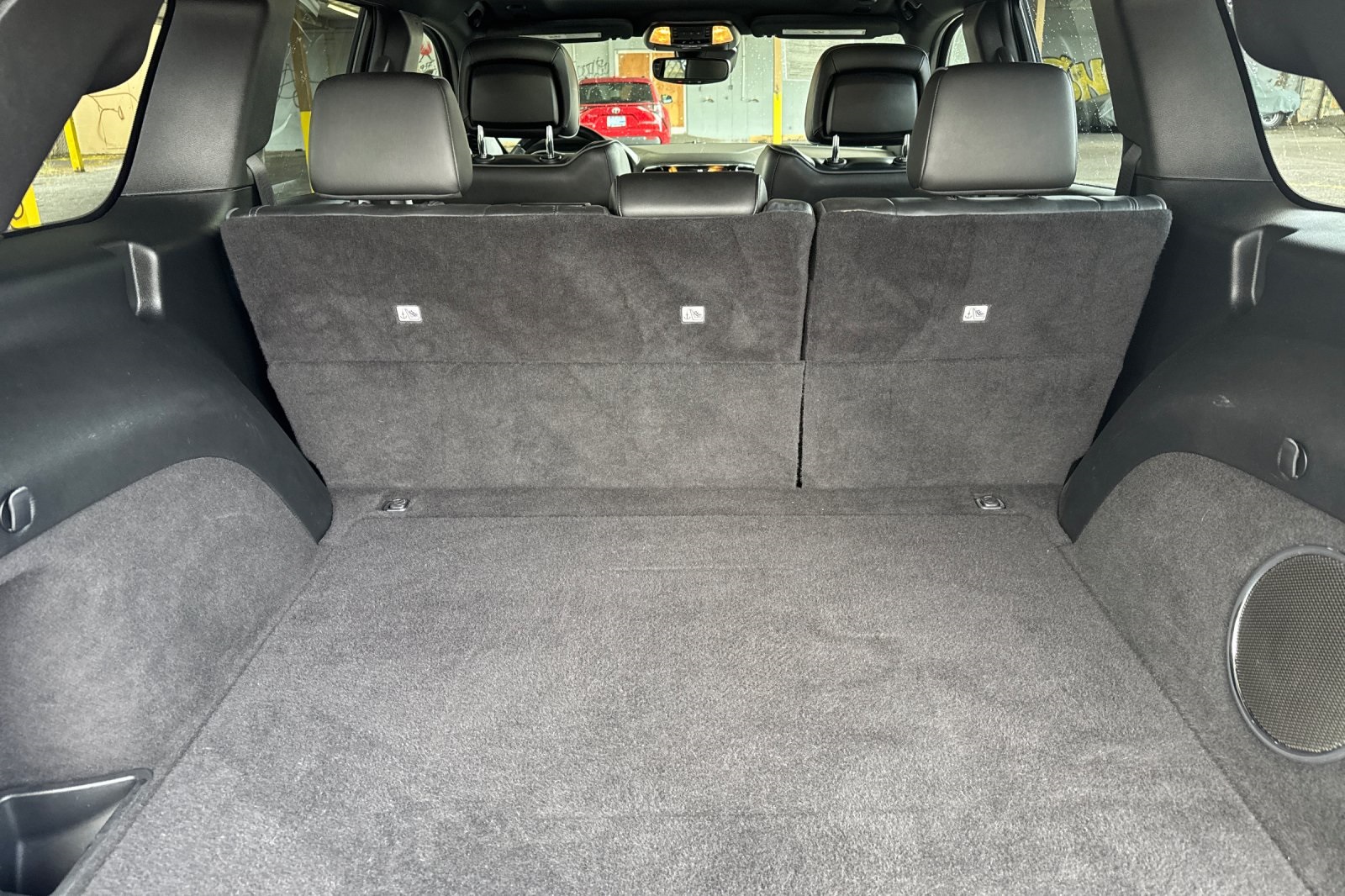 Vehicle image 11 of 30