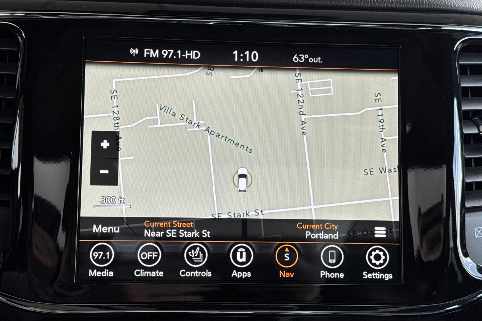Vehicle image 21 of 30