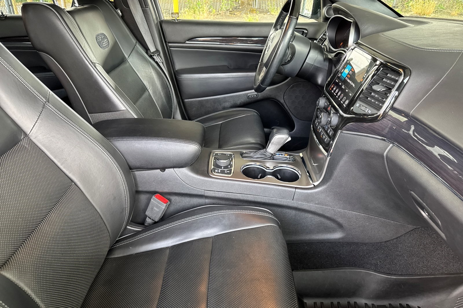 Vehicle image 12 of 30