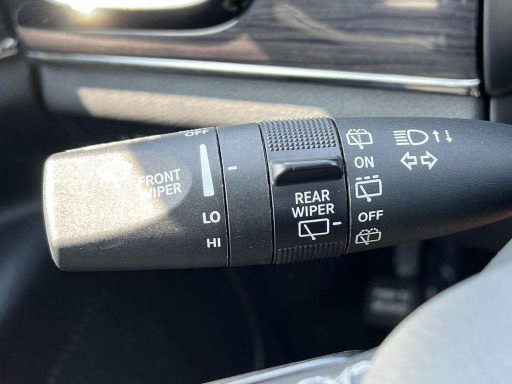 Vehicle image 19 of 36