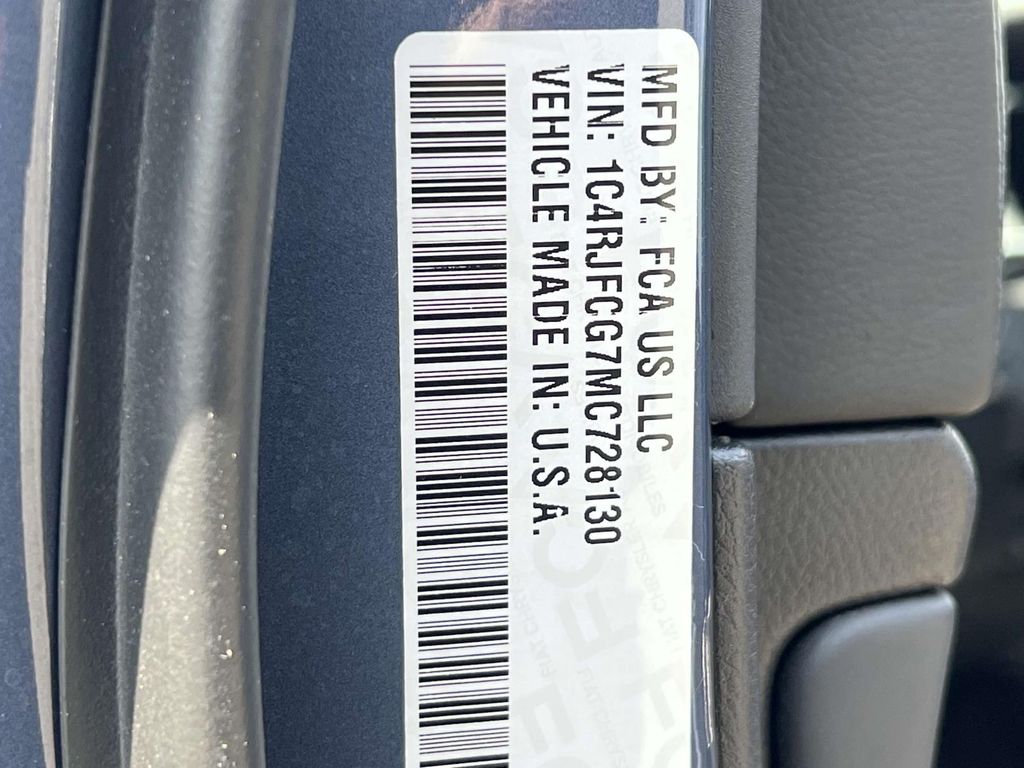 Vehicle image 28 of 36