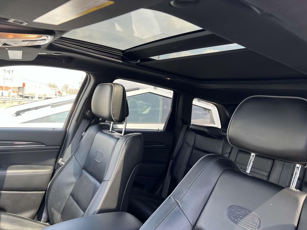 Vehicle image 31 of 36