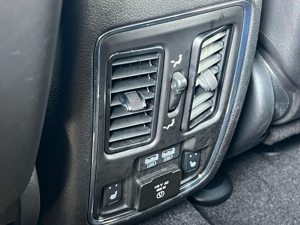 Vehicle image 34 of 36