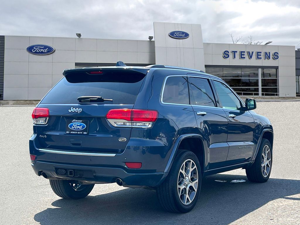 Vehicle image 4 of 36