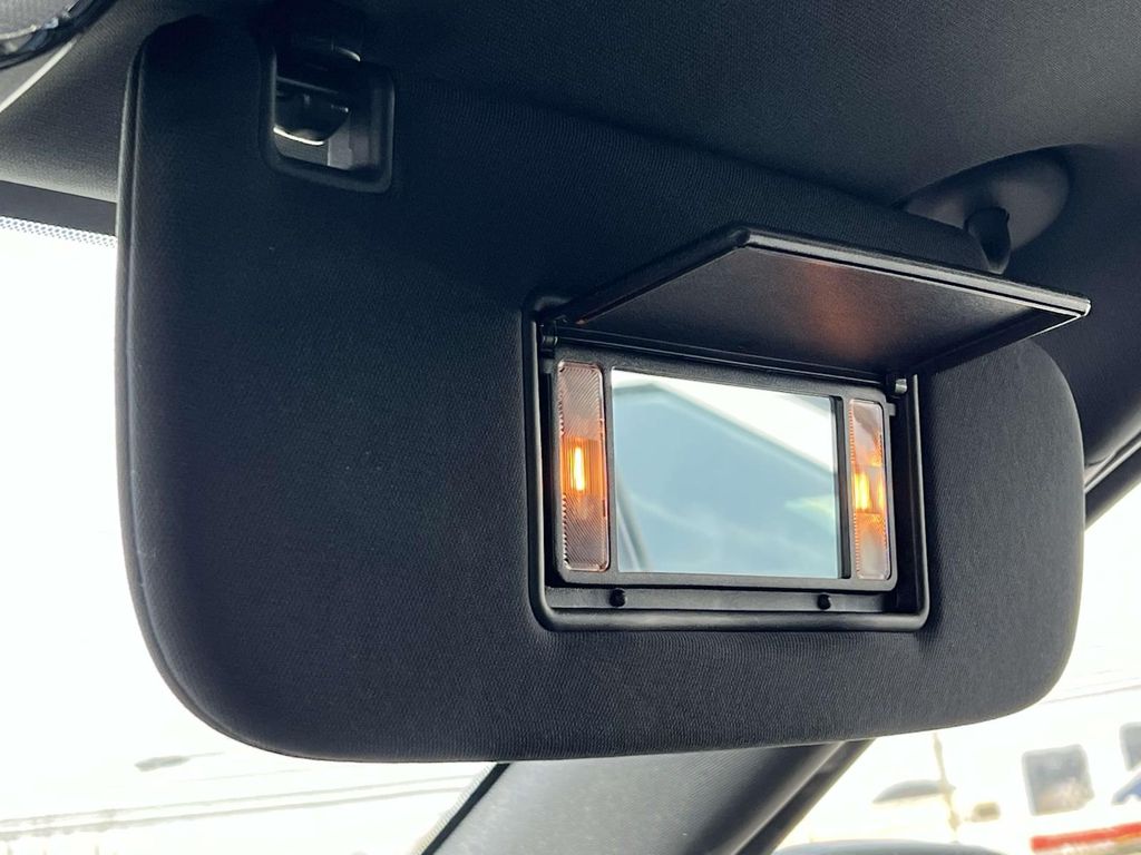 Vehicle image 14 of 36