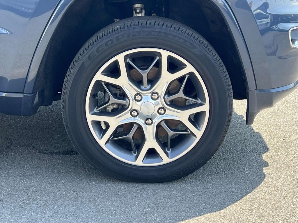 Vehicle image 8 of 36
