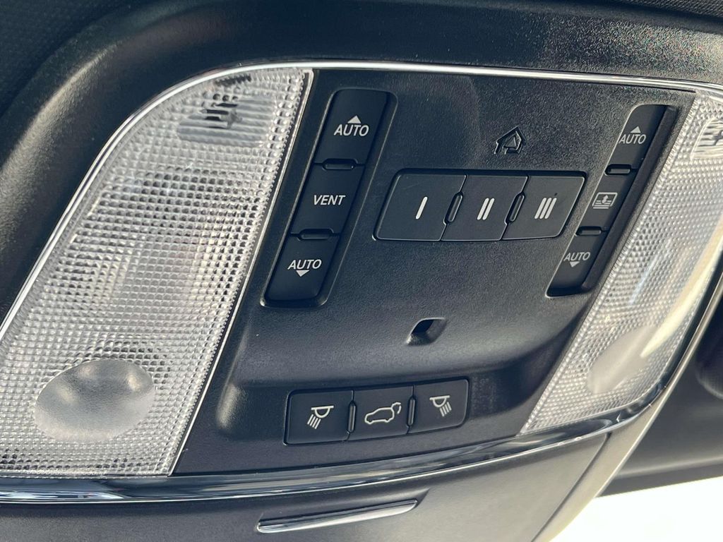 Vehicle image 16 of 36