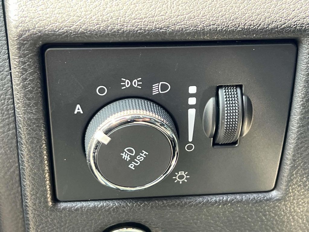 Vehicle image 23 of 36