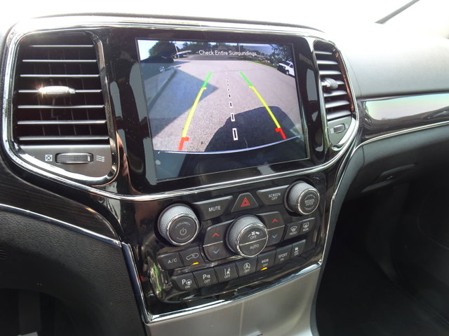 Vehicle image 21 of 27
