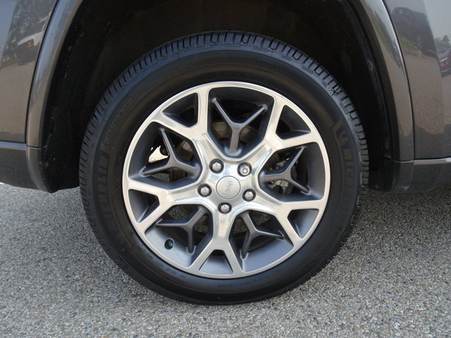 Vehicle image 8 of 27