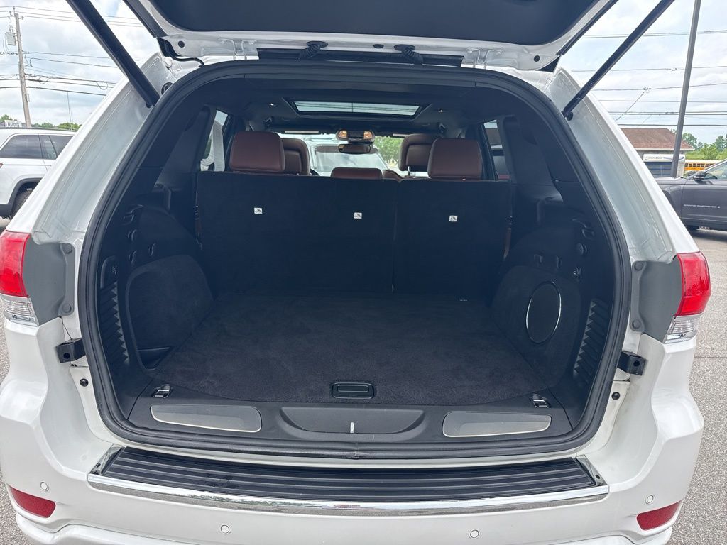 Vehicle image 10 of 22