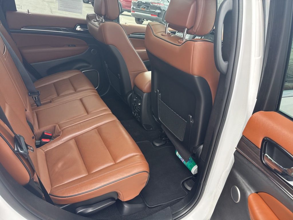 Vehicle image 13 of 22