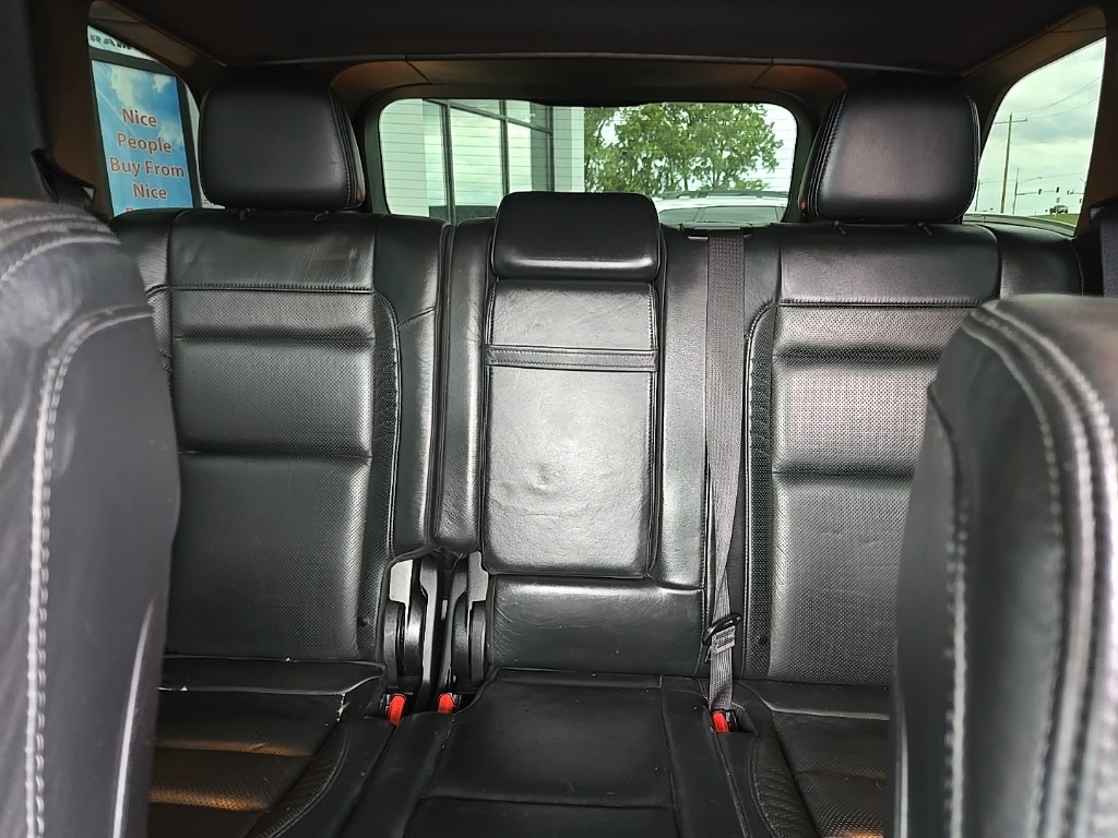 Vehicle image 37 of 105