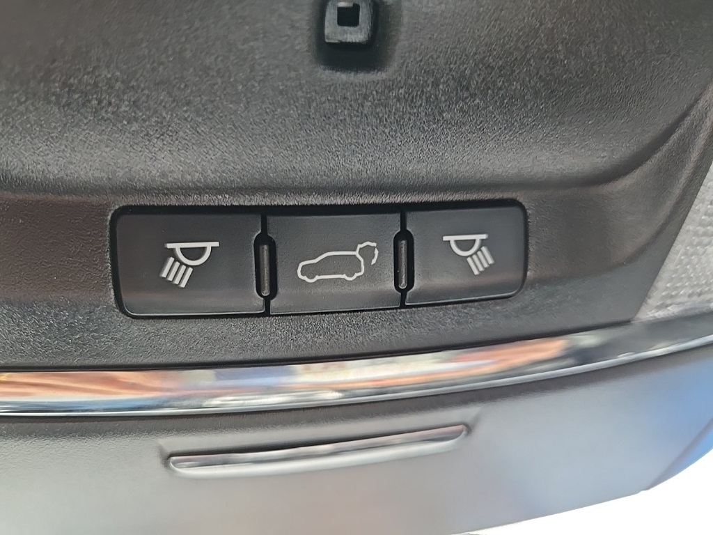 Vehicle image 74 of 105