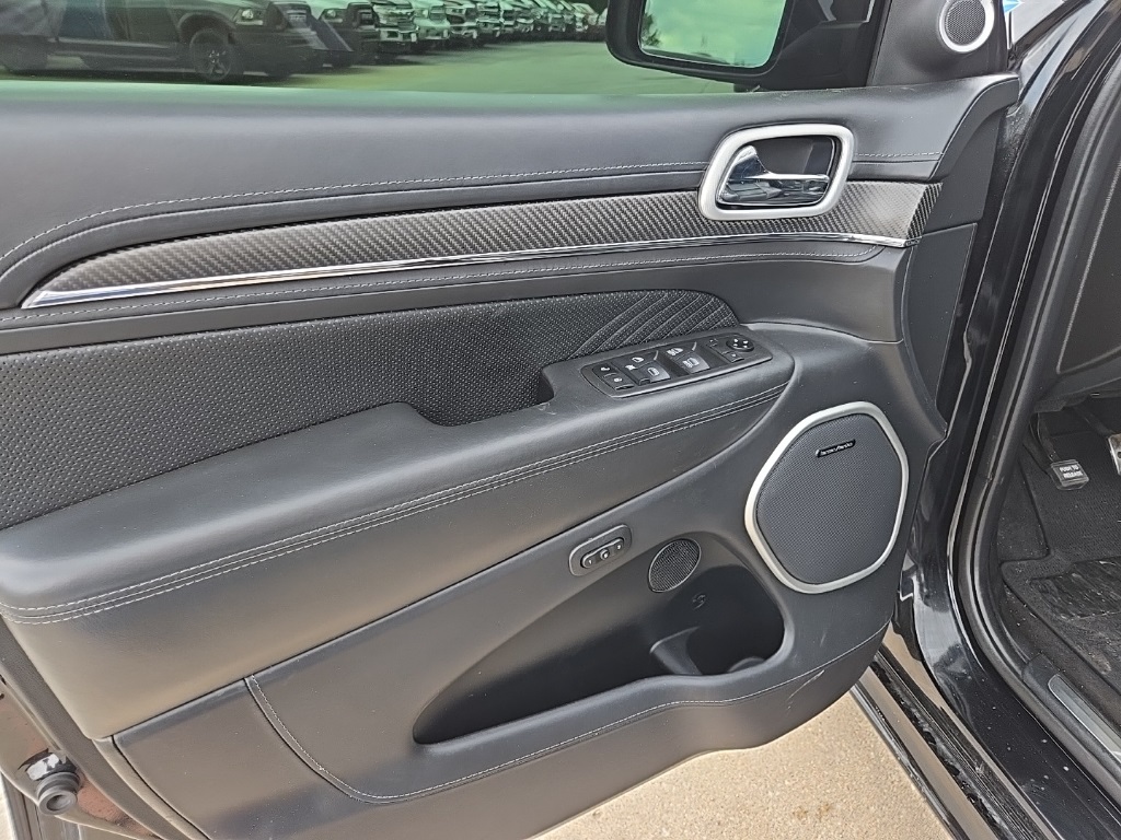 Vehicle image 30 of 105