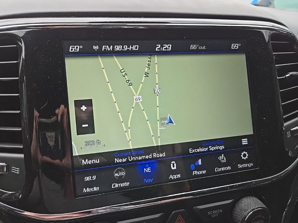 Vehicle image 53 of 105