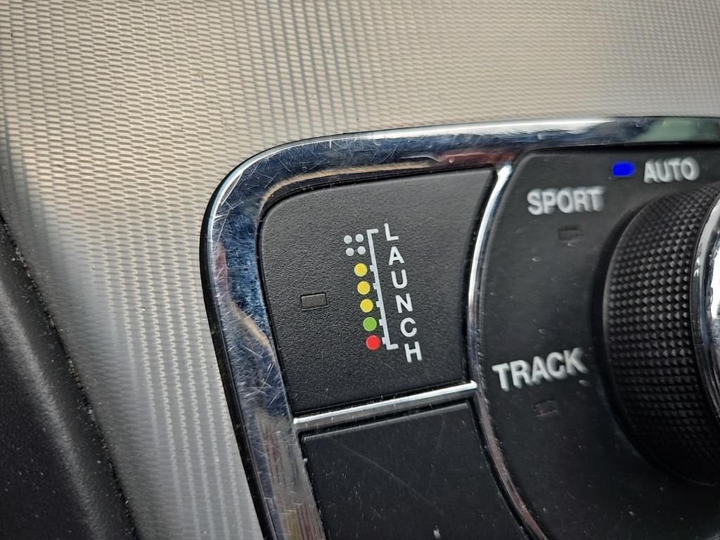 Vehicle image 67 of 105