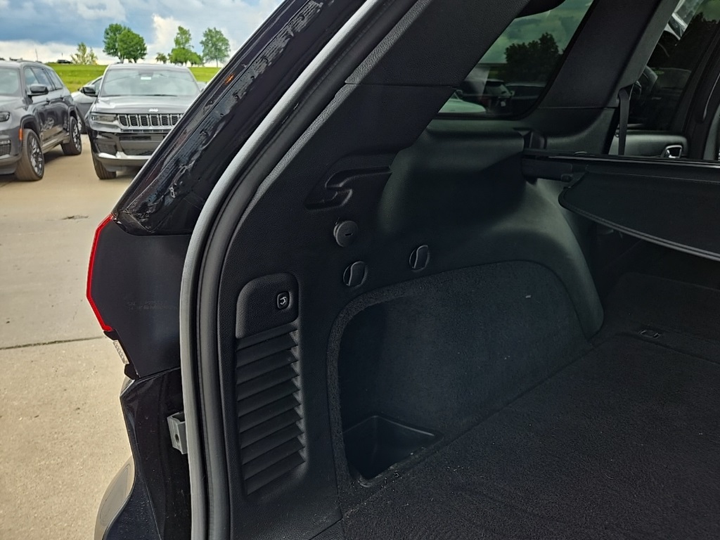 Vehicle image 96 of 105